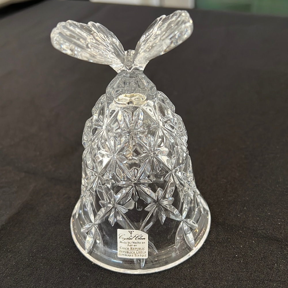 Czech Republic Clear Crystal Glass
Butterfly Bell with Clapper Brand
Hofbauer
